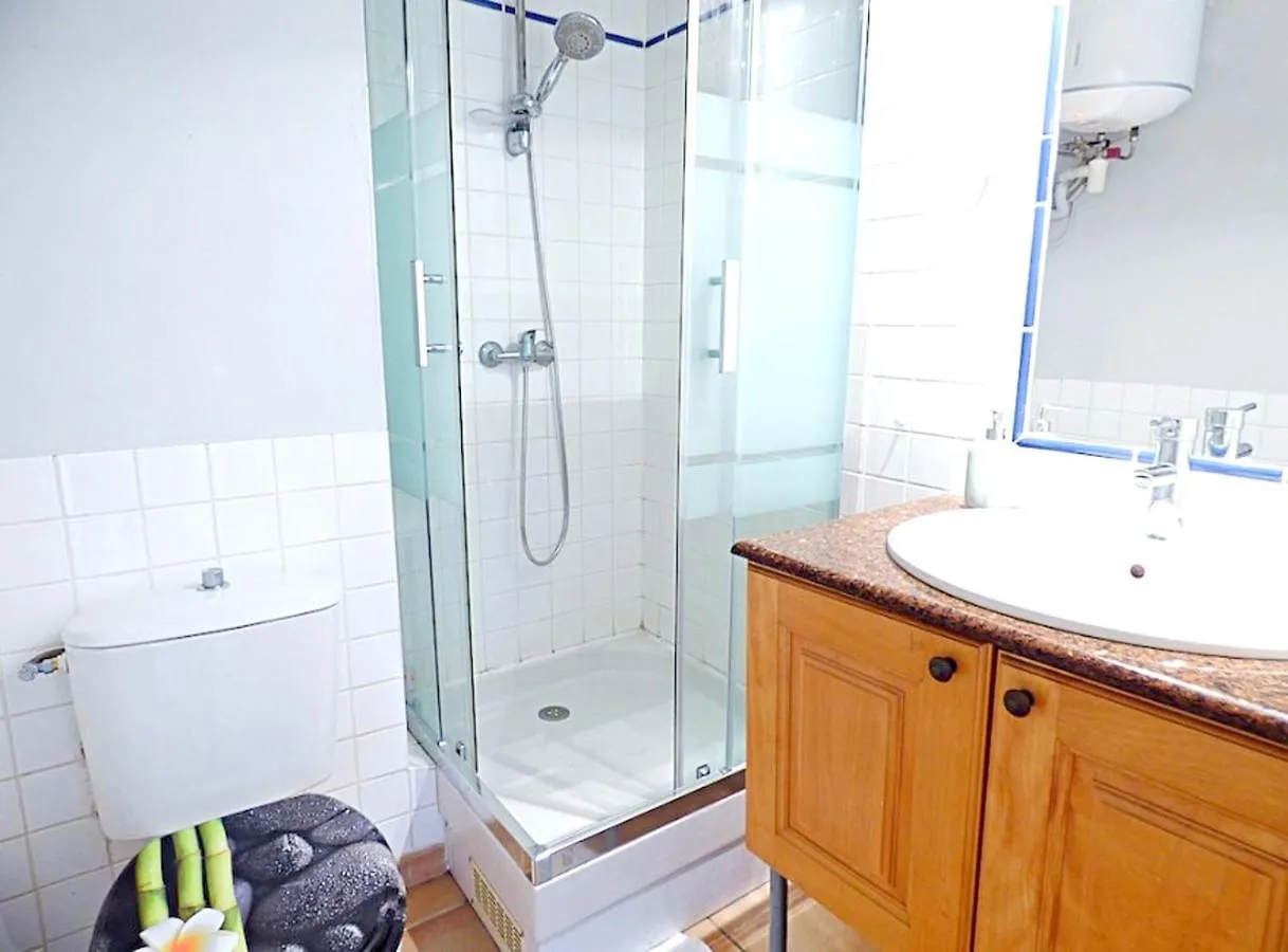 Studio Confortable Avec Balcon Aux Trois Ilets 32 M² Et Vue Sur Ville لي تروا زيليه 0*,  مارتينيك